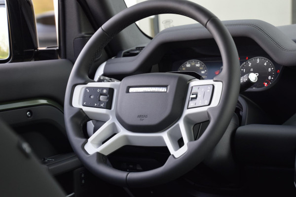 Land Rover Defender 110 P300e 110 Forest Edition