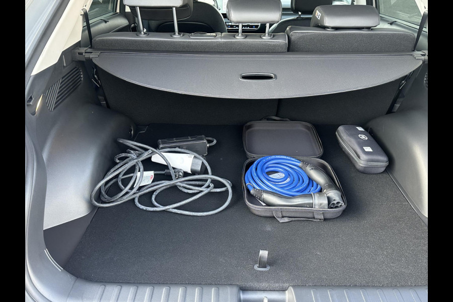 Hyundai IONIQ 5 Lounge 77kWh SOH 100%| NIEUWE AUTO 45KM!!| VAN €60.000,- NU VOOR SLECHTS €45.877,- Uw LENTEVOORDEEL €14.123,-| ELEK. STOELEN MET MEMORY| WARMTEPOMP| BOSE AUDIO| HEAD-UP DISPLAY| STOELVERWARMING+ VENTILATIE| ACHTERBANK VERWARMD| SUPER COMPLEET!|