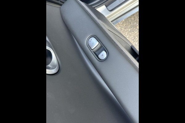 Hyundai IONIQ 5 Lounge 77kWh SOH 100%| NIEUWE AUTO 45KM!!| VAN €60.000,- NU VOOR SLECHTS €45.877,- Uw LENTEVOORDEEL €14.123,-| ELEK. STOELEN MET MEMORY| WARMTEPOMP| BOSE AUDIO| HEAD-UP DISPLAY| STOELVERWARMING+ VENTILATIE| ACHTERBANK VERWARMD| SUPER COMPLEET!|