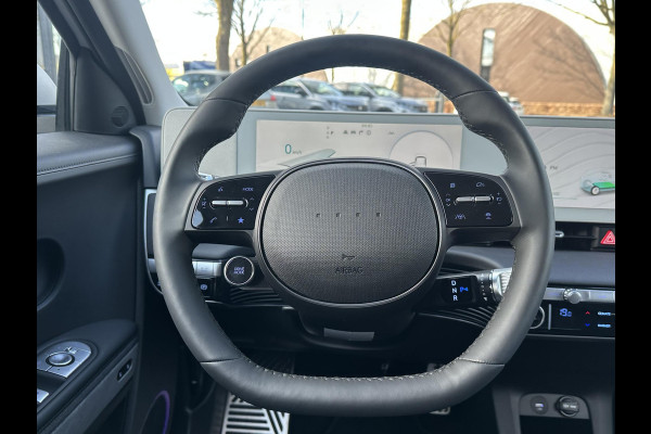 Hyundai IONIQ 5 Lounge 77kWh SOH 100%| NIEUWE AUTO 45KM!!| VAN €60.000,- NU VOOR SLECHTS €45.877,- Uw LENTEVOORDEEL €14.123,-| ELEK. STOELEN MET MEMORY| WARMTEPOMP| BOSE AUDIO| HEAD-UP DISPLAY| STOELVERWARMING+ VENTILATIE| ACHTERBANK VERWARMD| SUPER COMPLEET!|