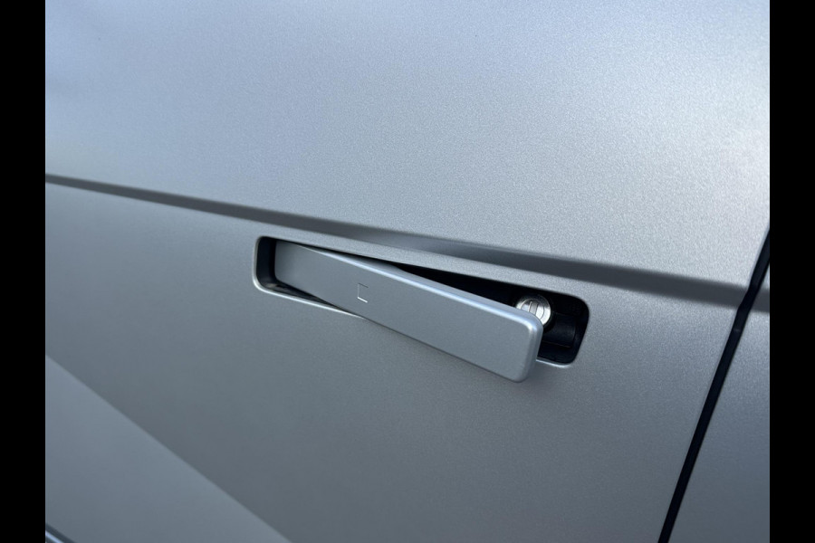 Hyundai IONIQ 5 Lounge 77kWh SOH 100%| NIEUWE AUTO 45KM!!| VAN €60.000,- NU VOOR SLECHTS €45.877,- Uw LENTEVOORDEEL €14.123,-| ELEK. STOELEN MET MEMORY| WARMTEPOMP| BOSE AUDIO| HEAD-UP DISPLAY| STOELVERWARMING+ VENTILATIE| ACHTERBANK VERWARMD| SUPER COMPLEET!|