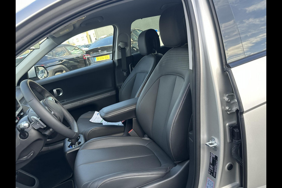 Hyundai IONIQ 5 Lounge 77kWh SOH 100%| NIEUWE AUTO 45KM!!| VAN €60.000,- NU VOOR SLECHTS €45.877,- Uw LENTEVOORDEEL €14.123,-| ELEK. STOELEN MET MEMORY| WARMTEPOMP| BOSE AUDIO| HEAD-UP DISPLAY| STOELVERWARMING+ VENTILATIE| ACHTERBANK VERWARMD| SUPER COMPLEET!|