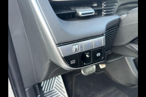 Hyundai IONIQ 5 Lounge 77kWh SOH 100%| NIEUWE AUTO 45KM!!| VAN €60.000,- NU VOOR SLECHTS €45.877,- Uw LENTEVOORDEEL €14.123,-| ELEK. STOELEN MET MEMORY| WARMTEPOMP| BOSE AUDIO| HEAD-UP DISPLAY| STOELVERWARMING+ VENTILATIE| ACHTERBANK VERWARMD| SUPER COMPLEET!|