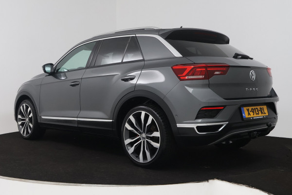 Volkswagen T-Roc 2.0 TSI 4Motion Sport (PANORAMADAK, TREKHAAK, STOELVERWARMING, CRUISE ADAPTIEF, DIGITALE COCKPIT, CARPLAY)