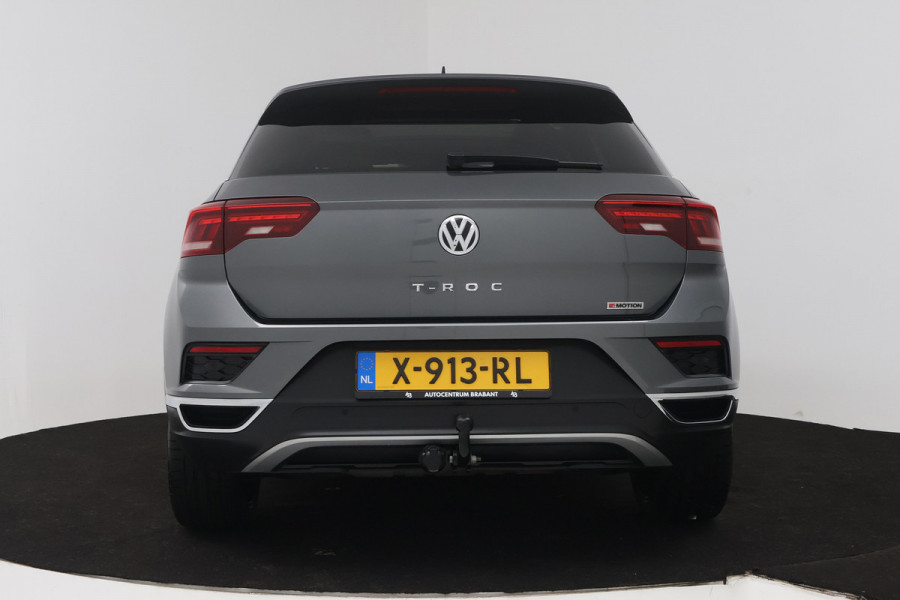 Volkswagen T-Roc 2.0 TSI 4Motion Sport (PANORAMADAK, TREKHAAK, STOELVERWARMING, CRUISE ADAPTIEF, DIGITALE COCKPIT, CARPLAY)