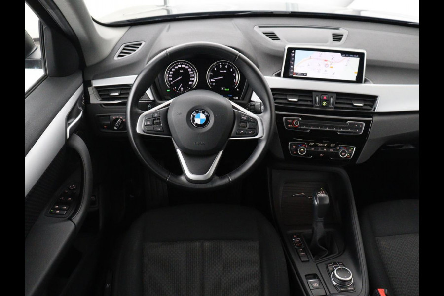 BMW X1 xDrive 25e Executive | Camera | Navigatie | Climate control | Full LED | 18'' | Cruise control | DAB | Bluetooth | PHEV | Plug In
