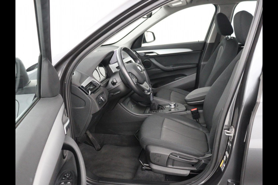 BMW X1 xDrive 25e Executive | Camera | Navigatie | Climate control | Full LED | 18'' | Cruise control | DAB | Bluetooth | PHEV | Plug In