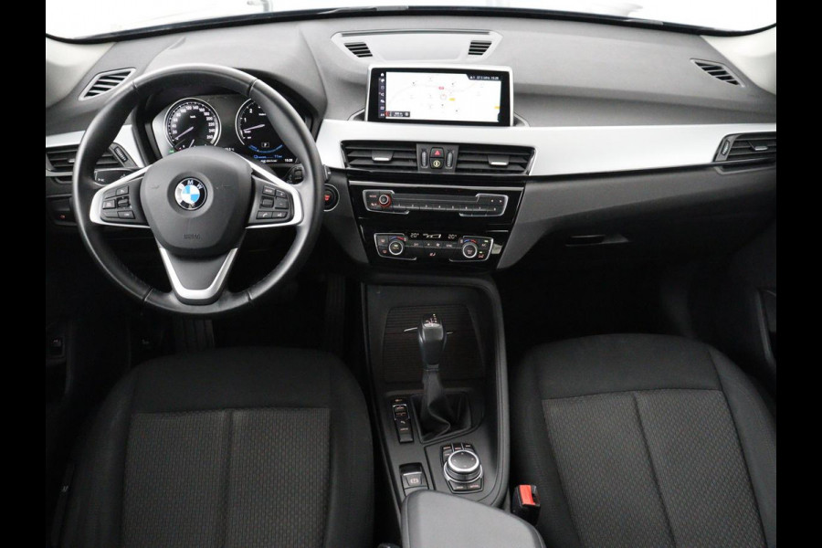 BMW X1 xDrive 25e Executive | Camera | Navigatie | Climate control | Full LED | 18'' | Cruise control | DAB | Bluetooth | PHEV | Plug In