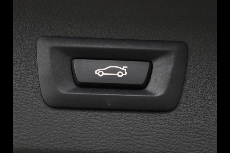 BMW X1 xDrive 25e Executive | Camera | Navigatie | Climate control | Full LED | 18'' | Cruise control | DAB | Bluetooth | PHEV | Plug In