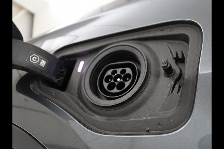 BMW X1 xDrive 25e Executive | Camera | Navigatie | Climate control | Full LED | 18'' | Cruise control | DAB | Bluetooth | PHEV | Plug In