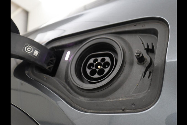 BMW X1 xDrive 25e Executive | Camera | Navigatie | Climate control | Full LED | 18'' | Cruise control | DAB | Bluetooth | PHEV | Plug In