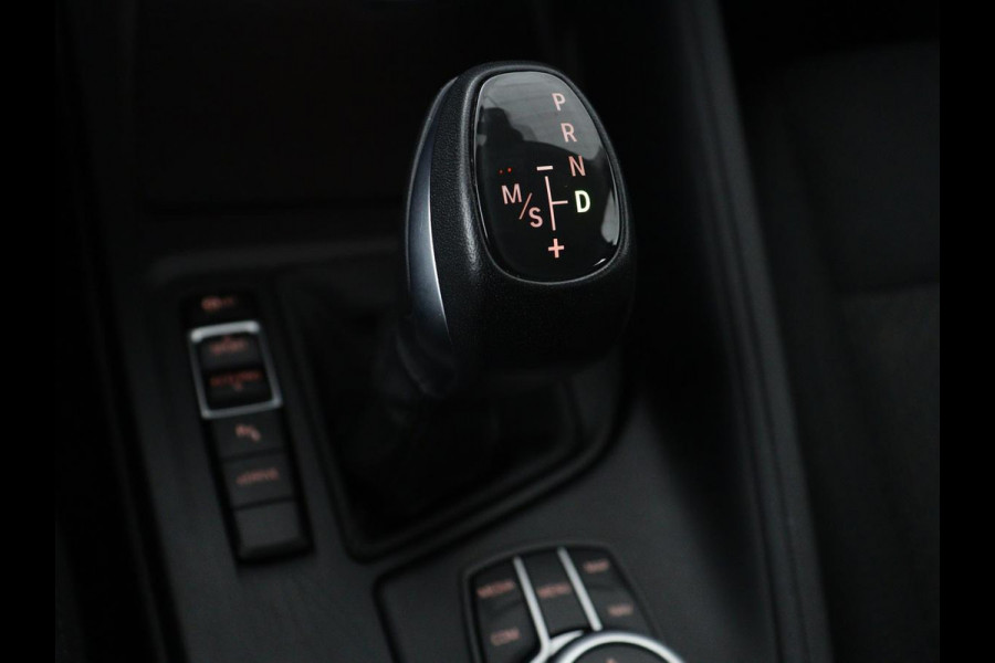 BMW X1 xDrive 25e Executive | Camera | Navigatie | Climate control | Full LED | 18'' | Cruise control | DAB | Bluetooth | PHEV | Plug In