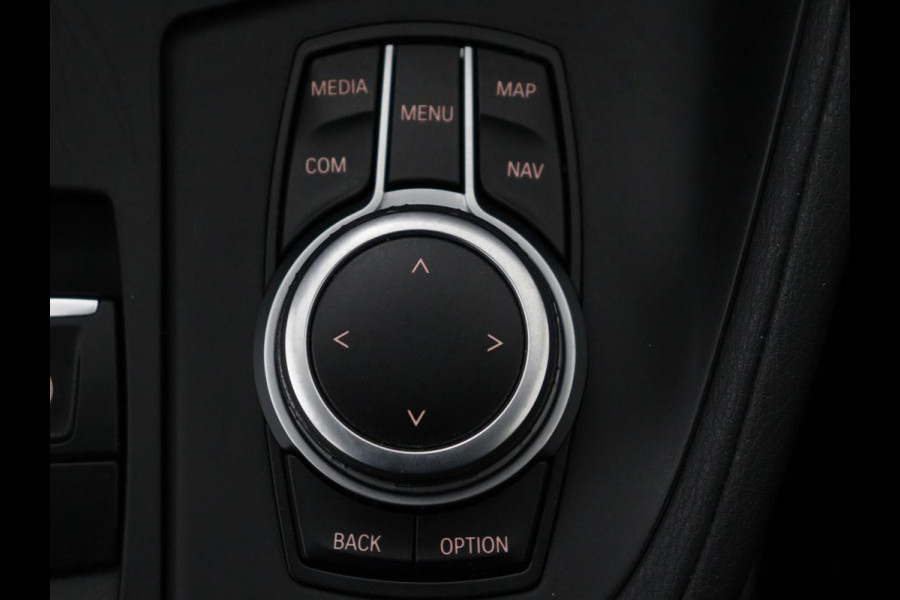 BMW X1 xDrive 25e Executive | Camera | Navigatie | Climate control | Full LED | 18'' | Cruise control | DAB | Bluetooth | PHEV | Plug In