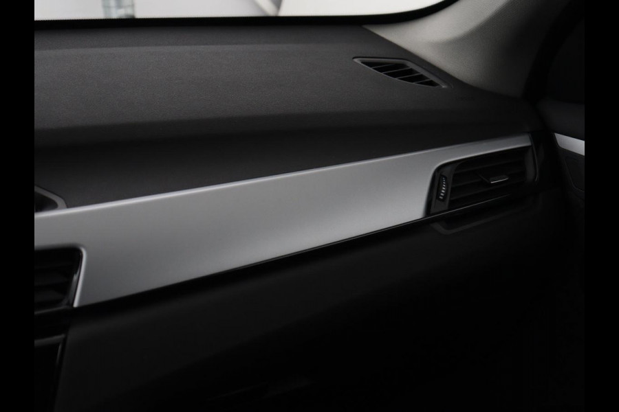 BMW X1 xDrive 25e Executive | Camera | Navigatie | Climate control | Full LED | 18'' | Cruise control | DAB | Bluetooth | PHEV | Plug In