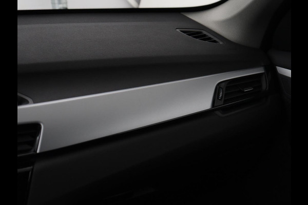 BMW X1 xDrive 25e Executive | Camera | Navigatie | Climate control | Full LED | 18'' | Cruise control | DAB | Bluetooth | PHEV | Plug In