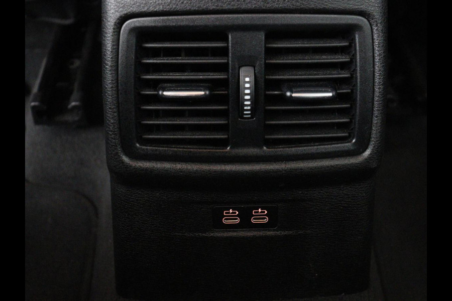 BMW X1 xDrive 25e Executive | Camera | Navigatie | Climate control | Full LED | 18'' | Cruise control | DAB | Bluetooth | PHEV | Plug In