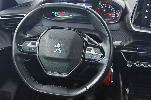 Peugeot 208 1.2 PureTech Active Pack (TREKHAAK, SENSOREN, BLUETOOTH, NAVIGATIE)
