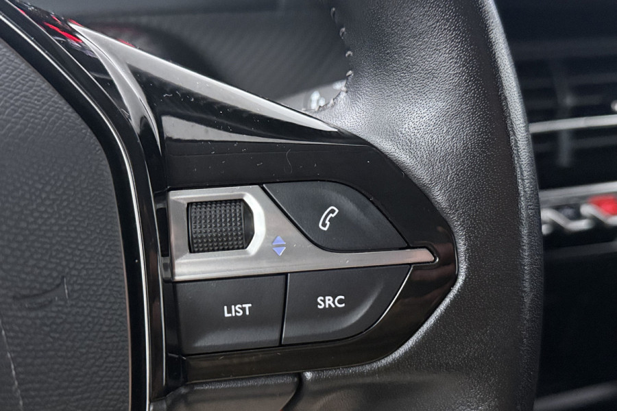 Peugeot 208 1.2 PureTech Active Pack (TREKHAAK, SENSOREN, BLUETOOTH, NAVIGATIE)