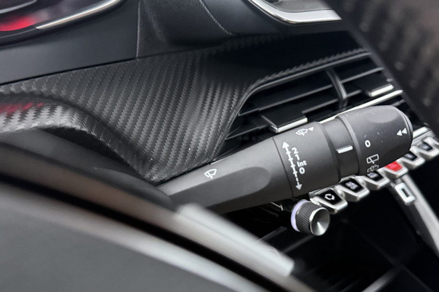 Peugeot 208 1.2 PureTech Active Pack (TREKHAAK, SENSOREN, BLUETOOTH, NAVIGATIE)