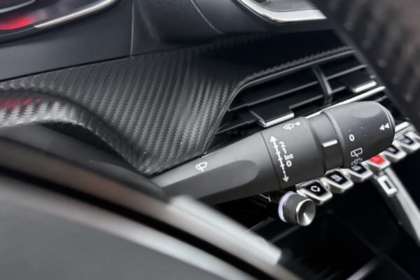 Peugeot 208 1.2 PureTech Active Pack (TREKHAAK, SENSOREN, BLUETOOTH, NAVIGATIE)