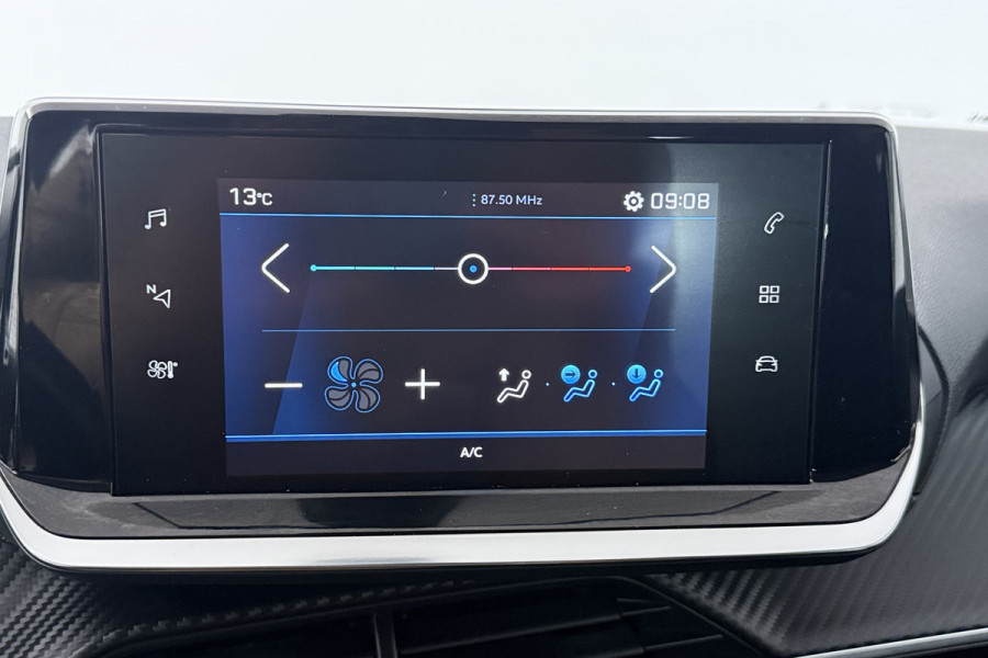 Peugeot 208 1.2 PureTech Active Pack (TREKHAAK, SENSOREN, BLUETOOTH, NAVIGATIE)