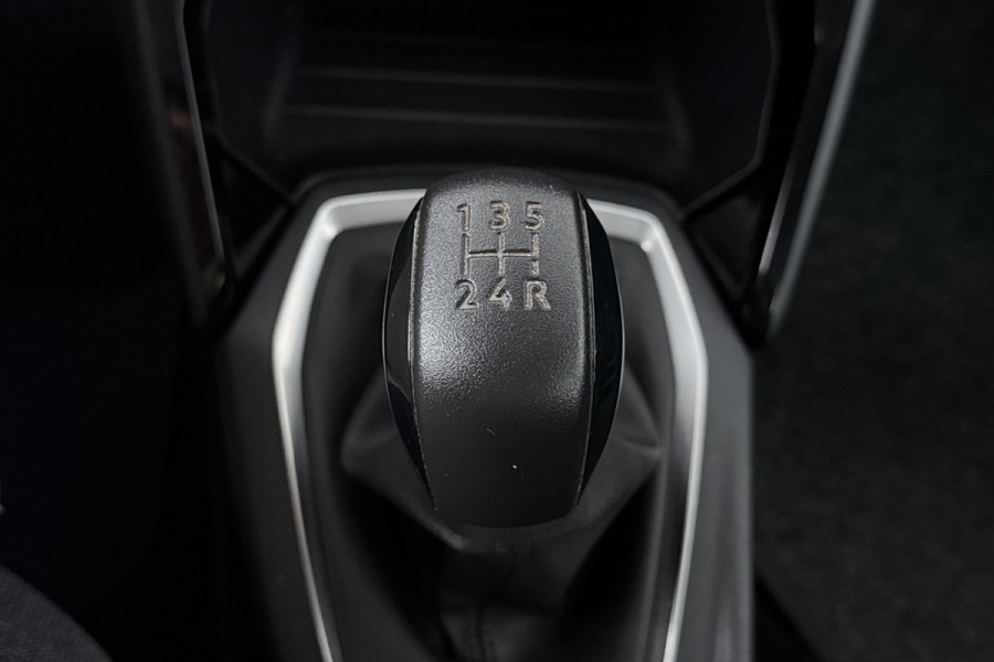 Peugeot 208 1.2 PureTech Active Pack (TREKHAAK, SENSOREN, BLUETOOTH, NAVIGATIE)