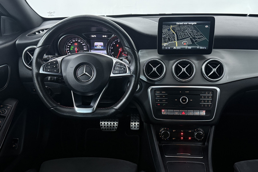 Mercedes-Benz CLA-Klasse 180 Business Solution (STOELVERWARMING, ACHTERUITRIJCAMERA, NAVIGATIE, CRUISE CONTROL, PARKEERSENSOREN)