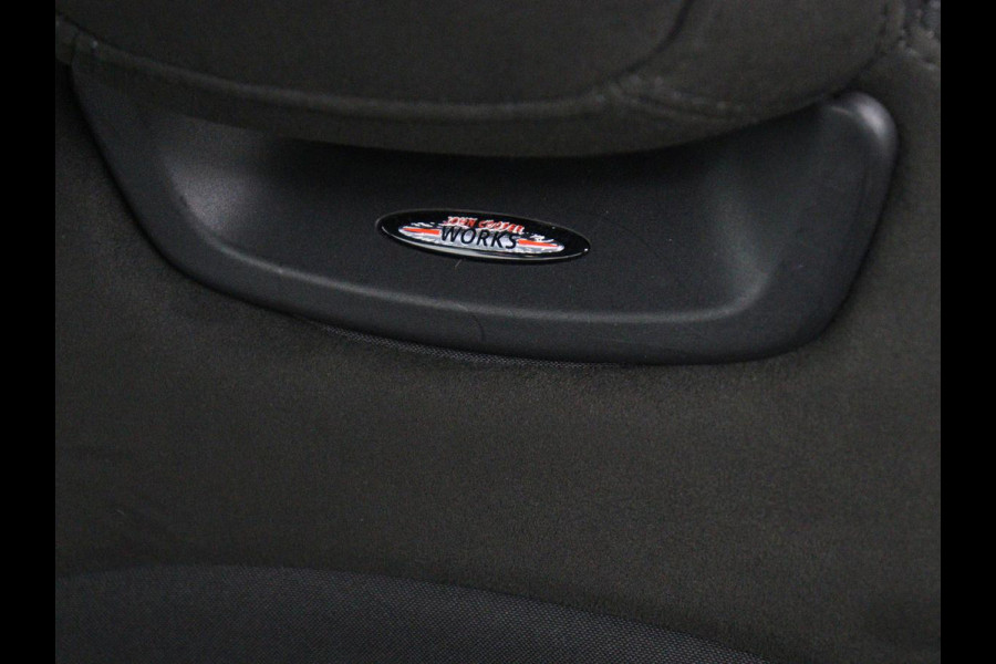 MINI Cooper 1.5 John Cooper Works | Harman/Kardon | Carplay | Sportstoelen | Full LED | Navigatie | Climate control | Park Assist | Cruise control | Getint glas