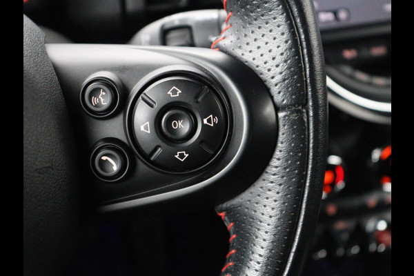 MINI Cooper 1.5 John Cooper Works | Harman/Kardon | Carplay | Sportstoelen | Full LED | Navigatie | Climate control | Park Assist | Cruise control | Getint glas