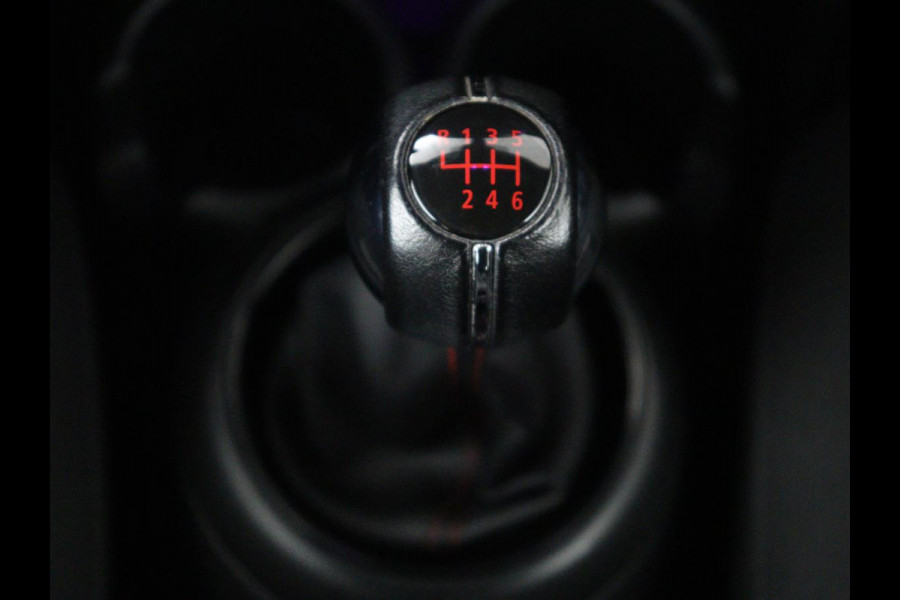 MINI Cooper 1.5 John Cooper Works | Harman/Kardon | Carplay | Sportstoelen | Full LED | Navigatie | Climate control | Park Assist | Cruise control | Getint glas