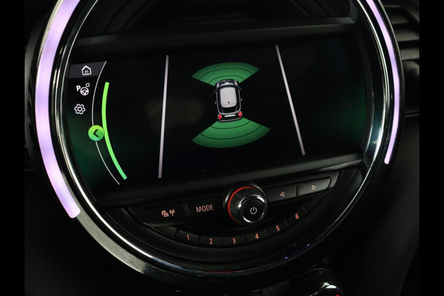 MINI Cooper 1.5 John Cooper Works | Harman/Kardon | Carplay | Sportstoelen | Full LED | Navigatie | Climate control | Park Assist | Cruise control | Getint glas