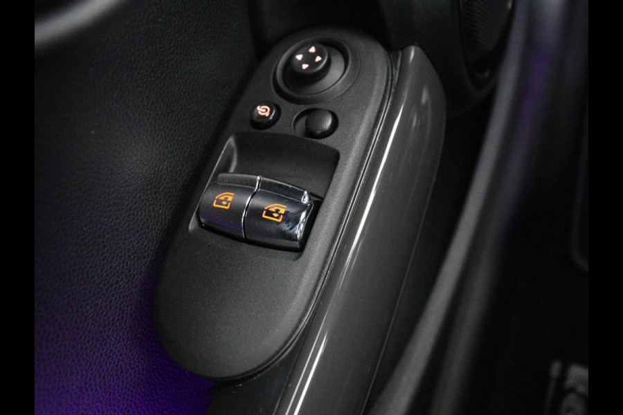 MINI Cooper 1.5 John Cooper Works | Harman/Kardon | Carplay | Sportstoelen | Full LED | Navigatie | Climate control | Park Assist | Cruise control | Getint glas