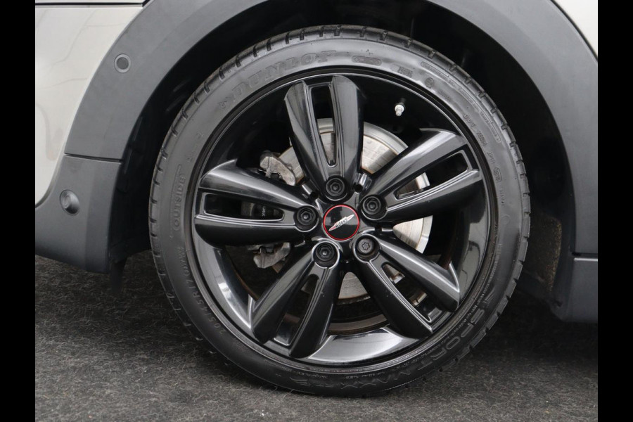 MINI Cooper 1.5 John Cooper Works | Harman/Kardon | Carplay | Sportstoelen | Full LED | Navigatie | Climate control | Park Assist | Cruise control | Getint glas