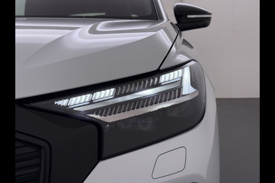 Audi Q4 e-tron 50 Quattro 300pk 82kWh BOMVOL Leer SONOS®-Hifi Navi Camera Adap.Cruise Elek.Stoelen+Memory+Verwarming Apple Carplay Android Auto SOH 95%Launch Ed. Advanced Plus DAB Matrix LED Lmv  € 76.000 nieuw 1e Eigenaar Origineel Nederlandse Auto Dealeronderhouden