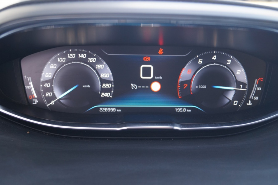Peugeot 5008 1.2 PureTech 130pk Executive 7-persoons -NW.MOTOR-NAVI-ECC-