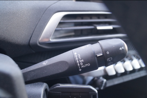 Peugeot 5008 1.2 PureTech 130pk Executive 7-persoons -NW.MOTOR-NAVI-ECC-