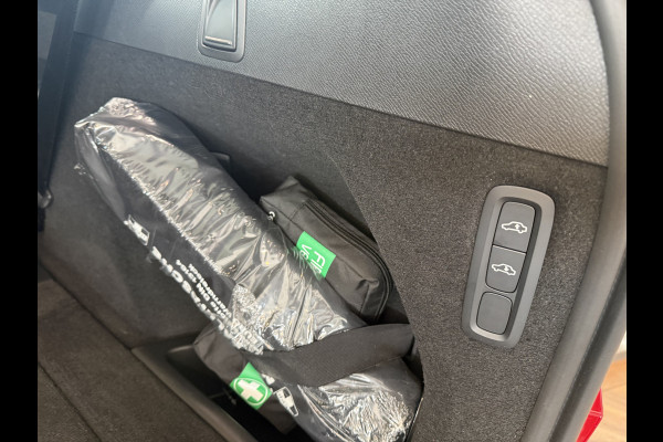 Volvo XC90 2.0 T8 Recharge AWD Plus Bright ** Ventilatie ** Luchtvering ** Panodak **