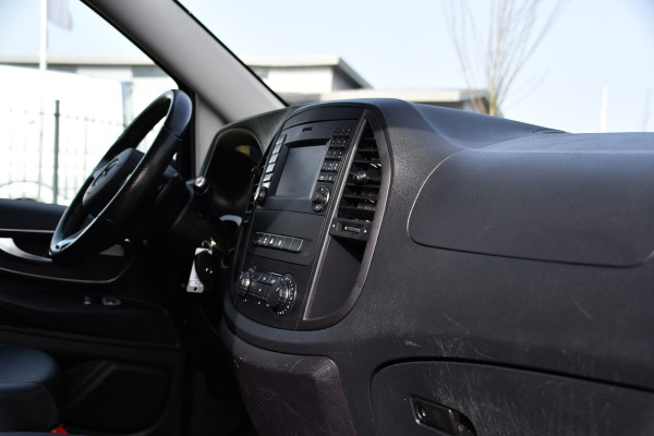 Mercedes-Benz Vito 116 CDI L2 Black Edition Camera, Cruise, LED, 164pk, Trekhaak, Leder, Multimedia, Automaat, Sensoren, Uniek!