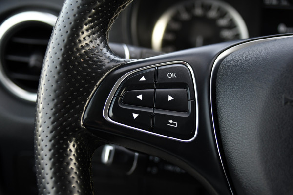 Mercedes-Benz Vito 116 CDI L2 Black Edition Camera, Cruise, LED, 164pk, Trekhaak, Leder, Multimedia, Automaat, Sensoren, Uniek!