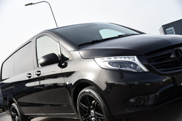 Mercedes-Benz Vito 116 CDI L2 Black Edition Camera, Cruise, LED, 164pk, Trekhaak, Leder, Multimedia, Automaat, Sensoren, Uniek!