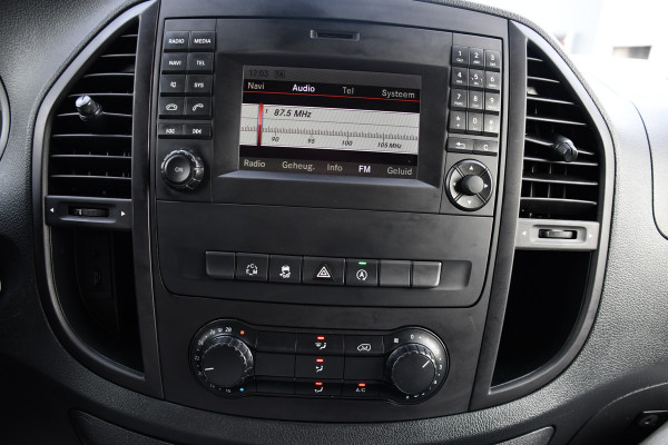 Mercedes-Benz Vito 116 CDI L2 Black Edition Camera, Cruise, LED, 164pk, Trekhaak, Leder, Multimedia, Automaat, Sensoren, Uniek!