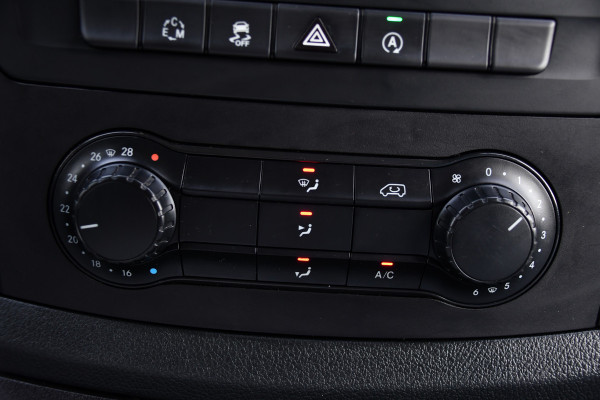Mercedes-Benz Vito 116 CDI L2 Black Edition Camera, Cruise, LED, 164pk, Trekhaak, Leder, Multimedia, Automaat, Sensoren, Uniek!