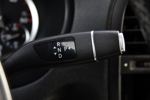 Mercedes-Benz Vito 116 CDI L2 Black Edition Camera, Cruise, LED, 164pk, Trekhaak, Leder, Multimedia, Automaat, Sensoren, Uniek!