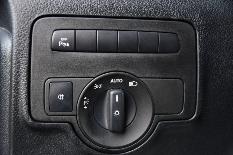 Mercedes-Benz Vito 116 CDI L2 Black Edition Camera, Cruise, LED, 164pk, Trekhaak, Leder, Multimedia, Automaat, Sensoren, Uniek!
