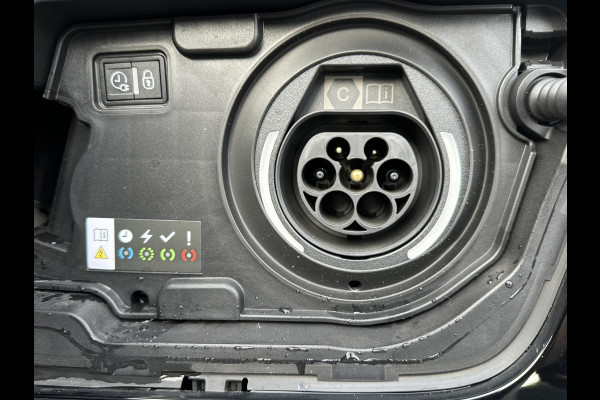 Peugeot 3008 1.6 HYbrid 225 GT Pack Business PANO| BLACK PACK| VAN €29.900,- NU VOOR SLECHTS €27.877,- Uw LENTEVOORDEEL €2.023,-| FOCAL AUDIO| CAMERA VOOR + ACHTER| ADAPTIVE CRUISE| DODE HOEK SENSOR| ELEK. ACHTERKLEP| STOELVERWARMING