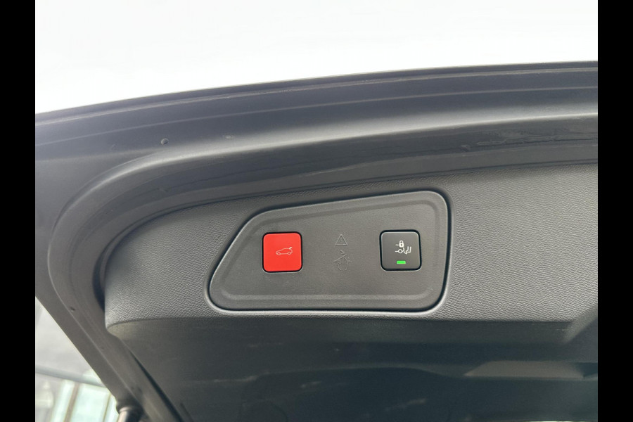 Peugeot 3008 1.6 HYbrid 225 GT Pack Business PANO| BLACK PACK| VAN €29.900,- NU VOOR SLECHTS €27.877,- Uw LENTEVOORDEEL €2.023,-| FOCAL AUDIO| CAMERA VOOR + ACHTER| ADAPTIVE CRUISE| DODE HOEK SENSOR| ELEK. ACHTERKLEP| STOELVERWARMING