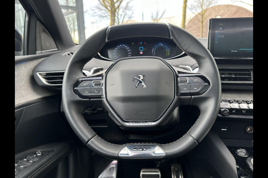 Peugeot 3008 1.6 HYbrid 225 GT Pack Business PANO| BLACK PACK| VAN €29.900,- NU VOOR SLECHTS €27.877,- Uw LENTEVOORDEEL €2.023,-| FOCAL AUDIO| CAMERA VOOR + ACHTER| ADAPTIVE CRUISE| DODE HOEK SENSOR| ELEK. ACHTERKLEP| STOELVERWARMING
