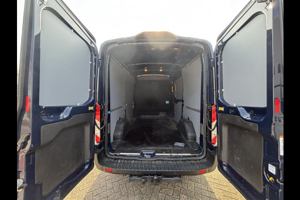 Ford Transit 350 2.0 TDCI L2H2 Trend | SCI | 130pk | Trekhaak | Achteruitrijcamera | Cruise control | Airco | Bluetooth | Voorruitverwarming | 3 zitplaatsen