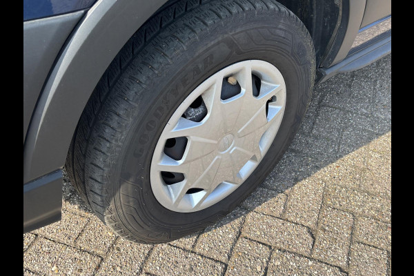 Ford Transit 350 2.0 TDCI L2H2 Trend | SCI | 130pk | Trekhaak | Achteruitrijcamera | Cruise control | Airco | Bluetooth | Voorruitverwarming | 3 zitplaatsen