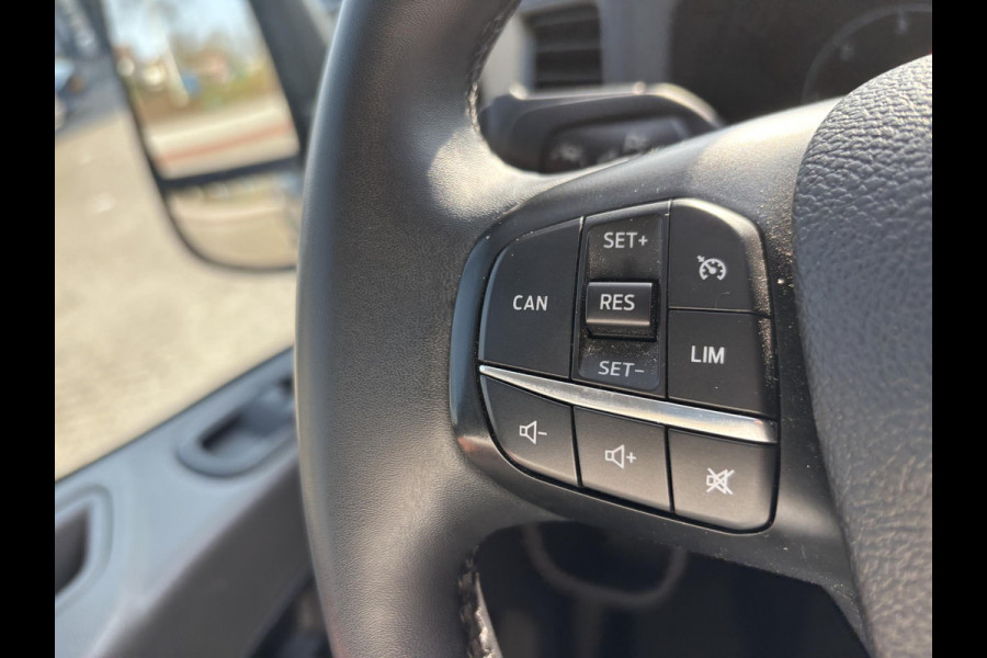 Ford Transit 350 2.0 TDCI L2H2 Trend | SCI | 130pk | Trekhaak | Achteruitrijcamera | Cruise control | Airco | Bluetooth | Voorruitverwarming | 3 zitplaatsen